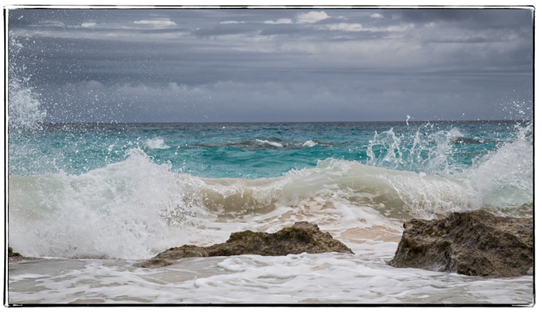ocean-storm-Bermuda wave